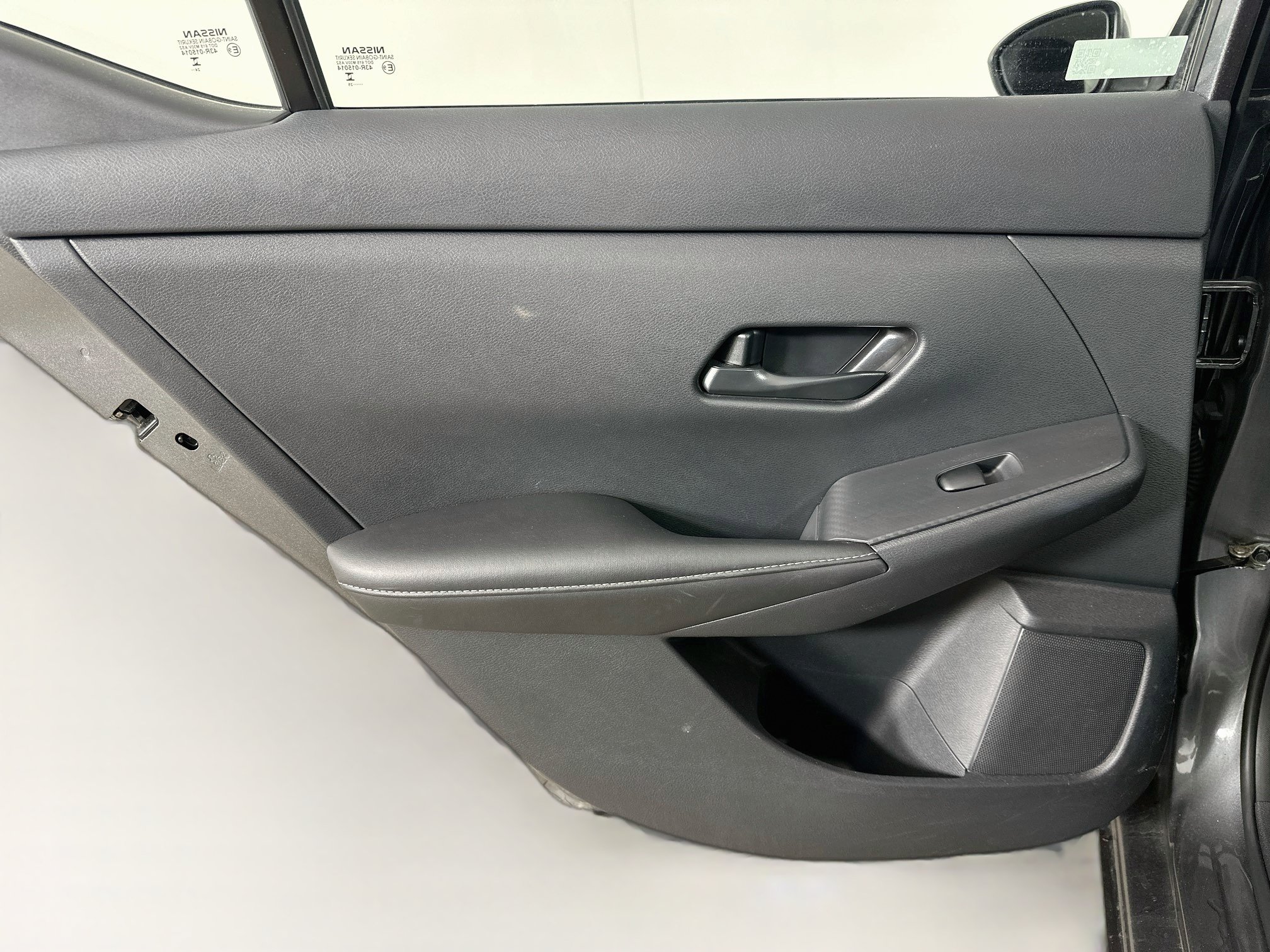 Used 2025 Nissan Sentra SV FWD image 25