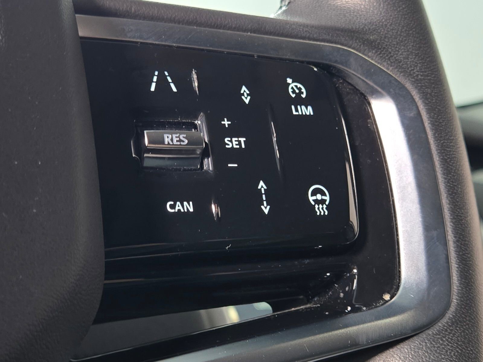 Used 2023 Land Rover Discovery Sport SE AWD/4WD image 25