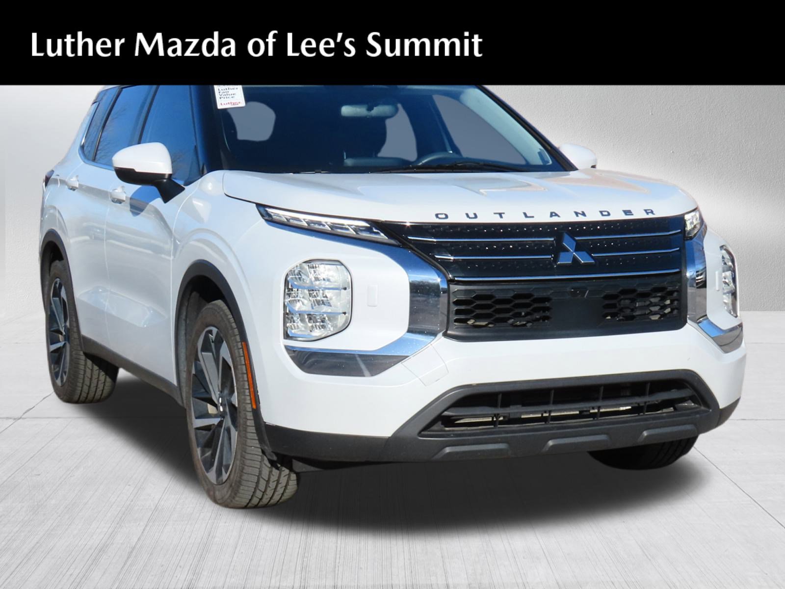 Used 2022 Mitsubishi Outlander ES image 1