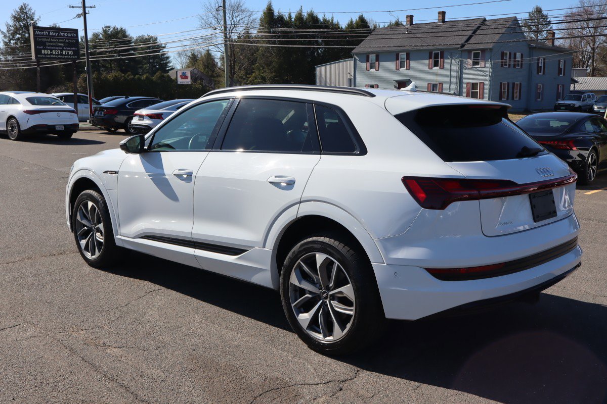 Used 2021 Audi e-tron Premium Plus w/ Premium Plus Package image 7