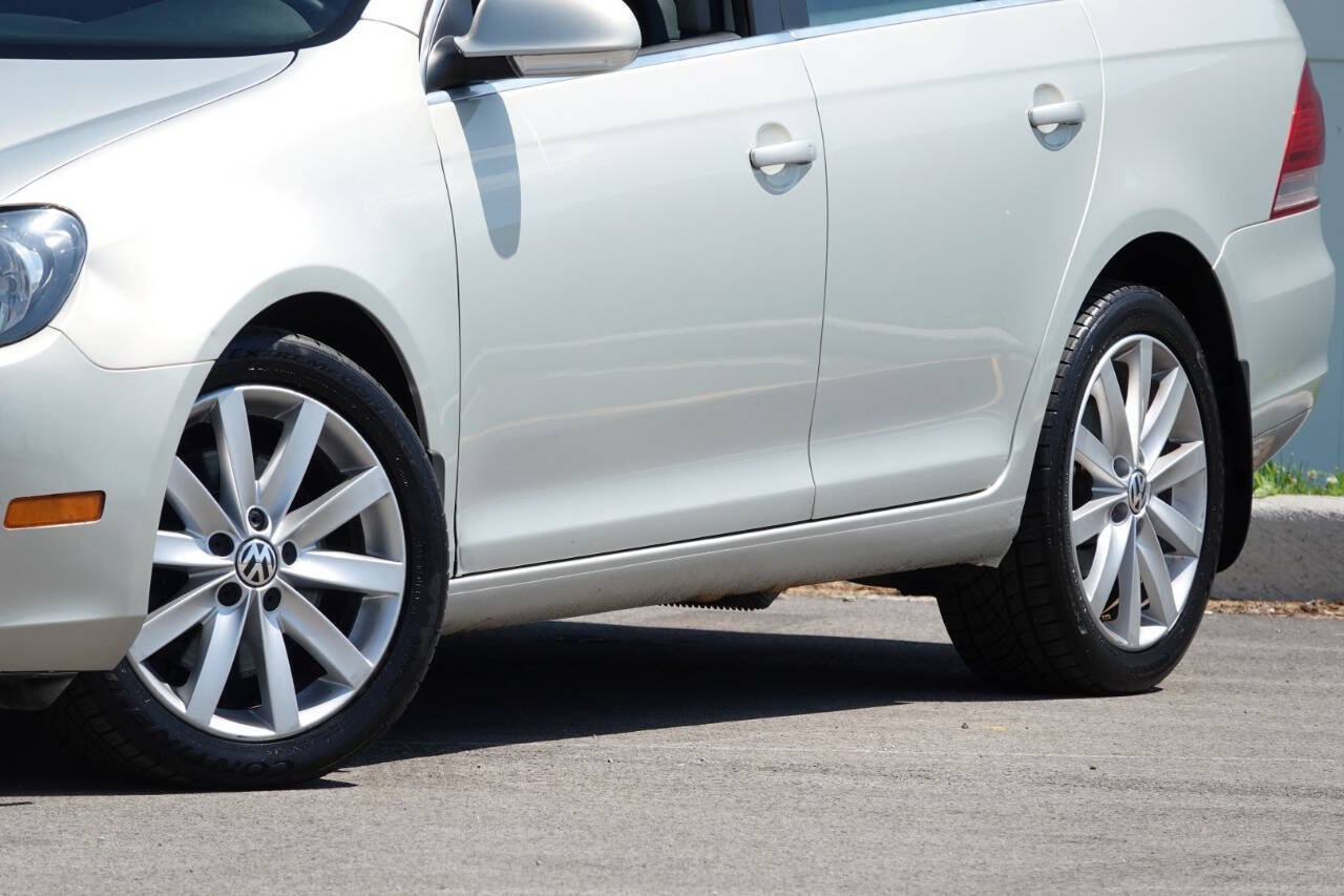Used 2012 Volkswagen Jetta TDI FWD image 9