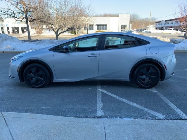 Used 2023 Toyota Prius LE image 6