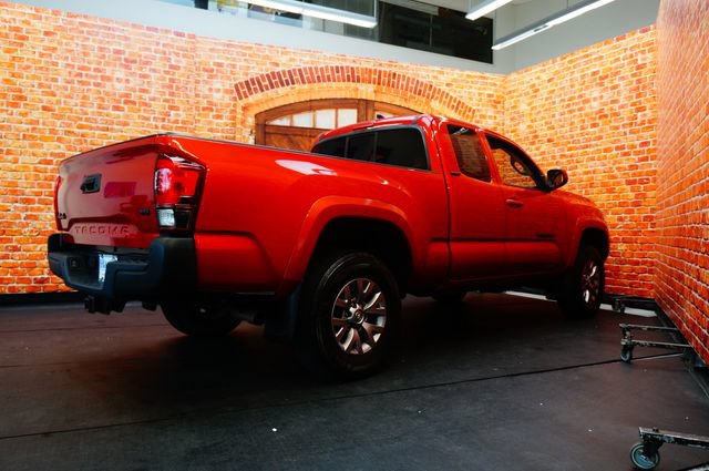 Used 2019 Toyota Tacoma SR5 AWD/4WD image 8