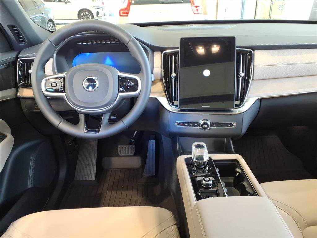 New 2026 Volvo XC90 B6 Plus w/ Protection Package Premier image 11