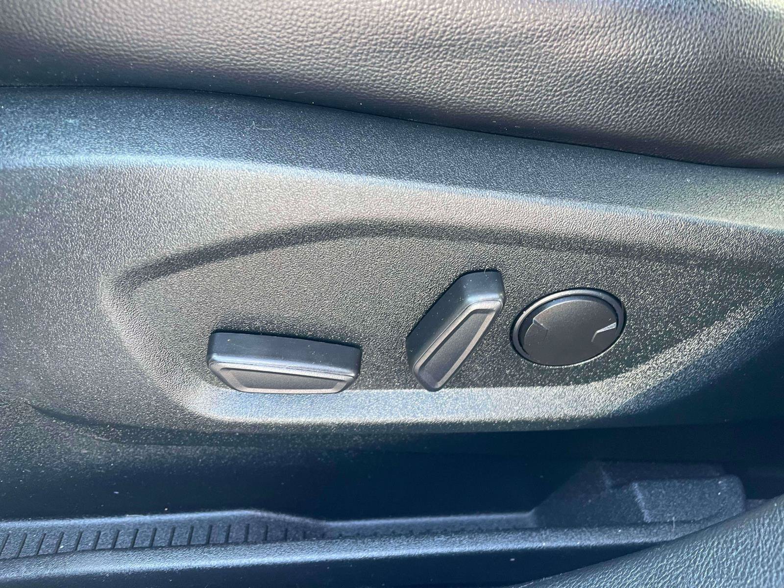 Used 2022 Ford Edge Titanium w/ Equipment Group 301A AWD/4WD image 12