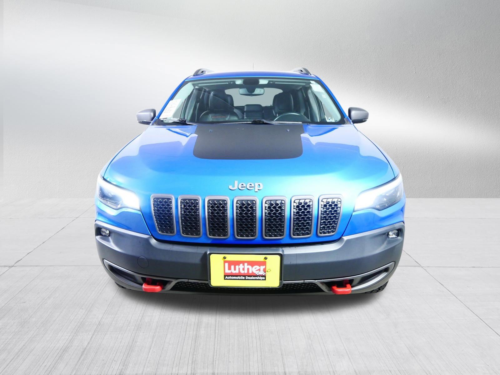 Used 2019 Jeep Cherokee Trailhawk w/ Cold Weather Group AWD/4WD image 2
