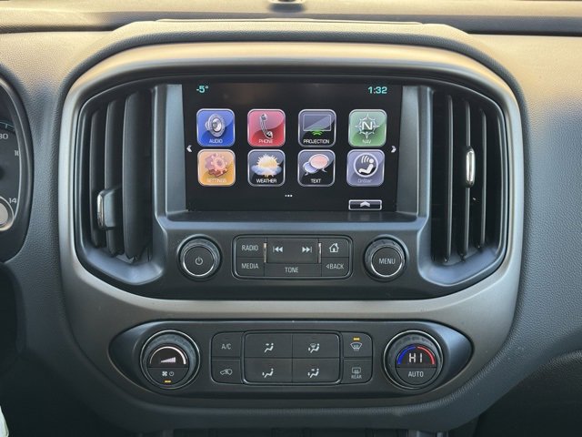 Used 2017 Chevrolet Colorado Z71 image 3