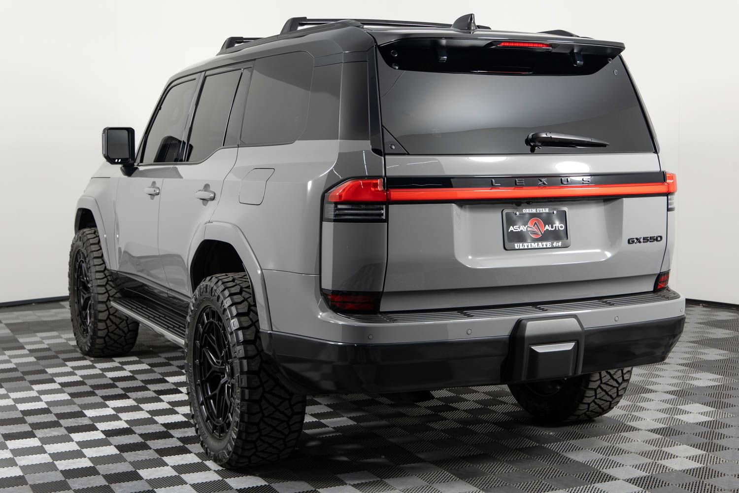 Used 2024 Lexus GX 550 w/ Accessory Package (2T) image 5