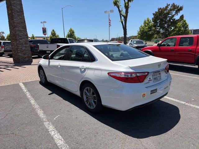 Used 2017 Toyota Camry SE w/ Moonroof Package FWD image 8