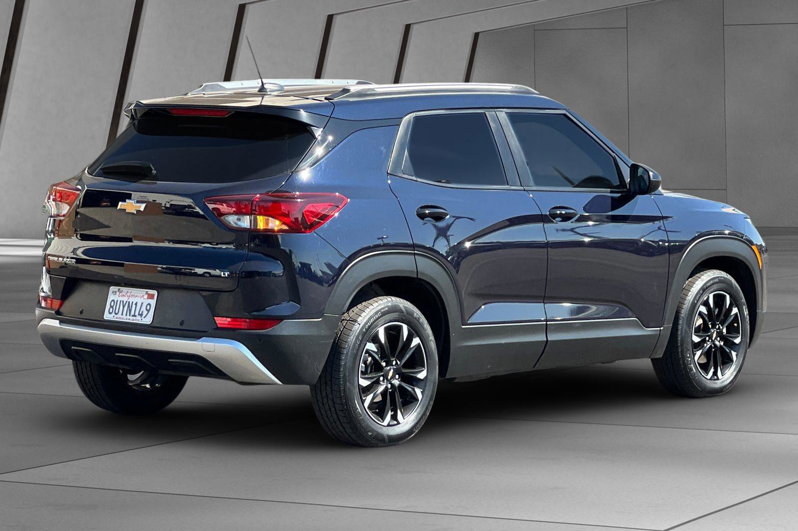 Used 2021 Chevrolet TrailBlazer LT w/ Convenience Package image 4