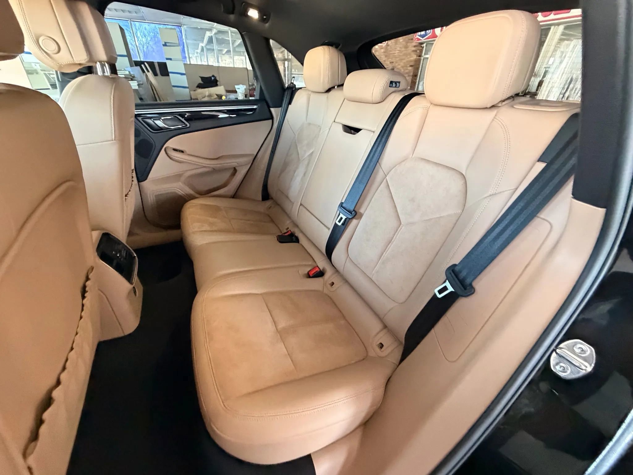 Used 2020 Porsche Macan Sport Edition image 15