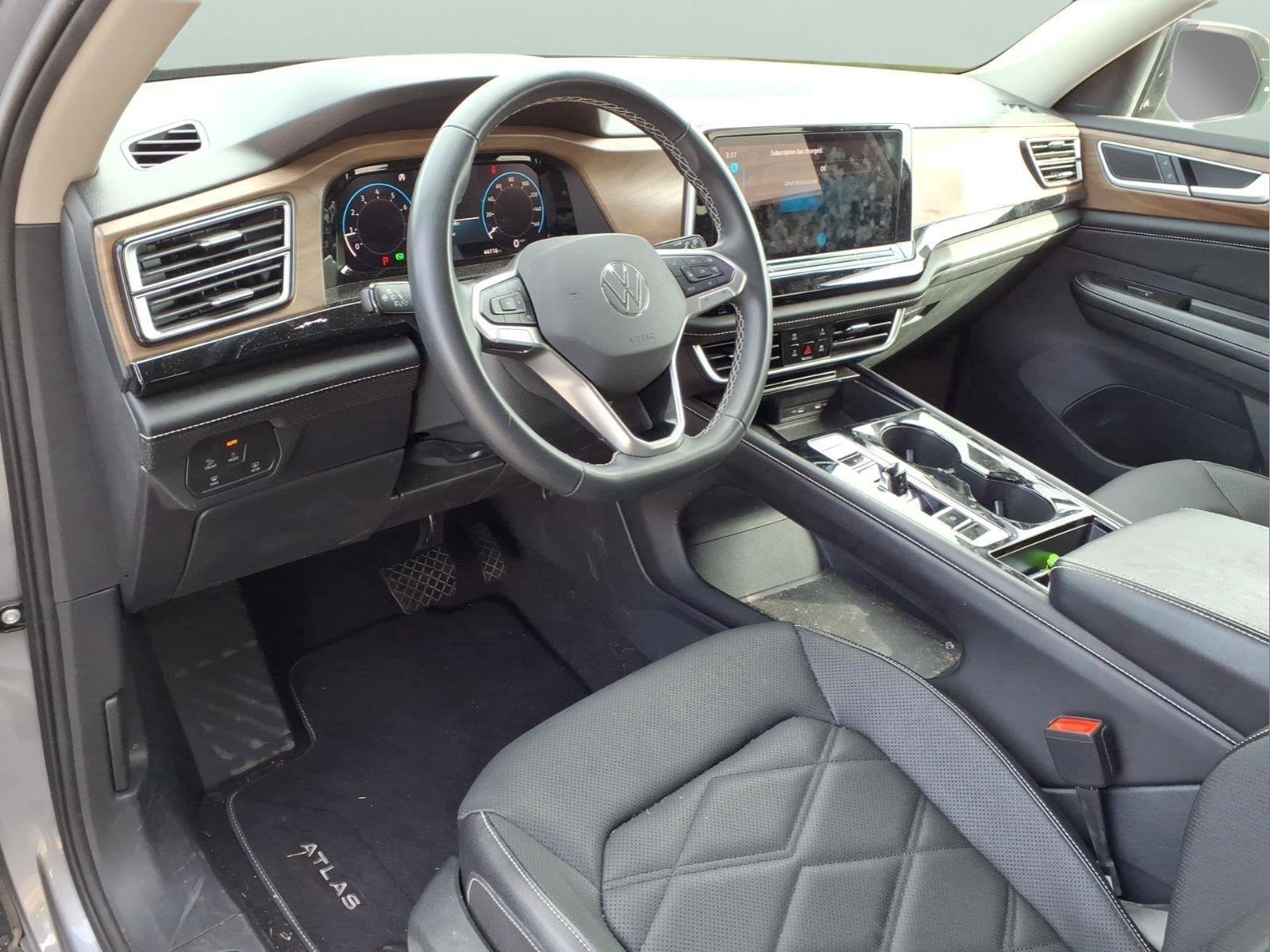 Used 2024 Volkswagen Atlas SE AWD/4WD image 22