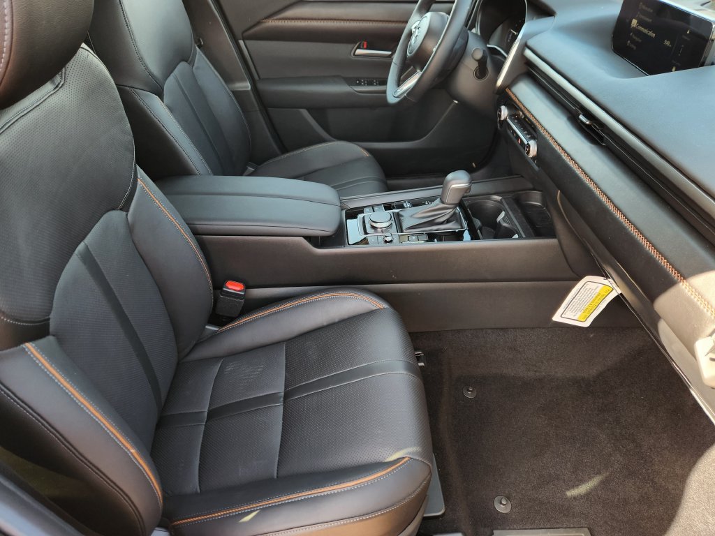 Certified 2026 MAZDA CX-50 AWD 2.5 Hybrid w/ Premium Pkg image 11