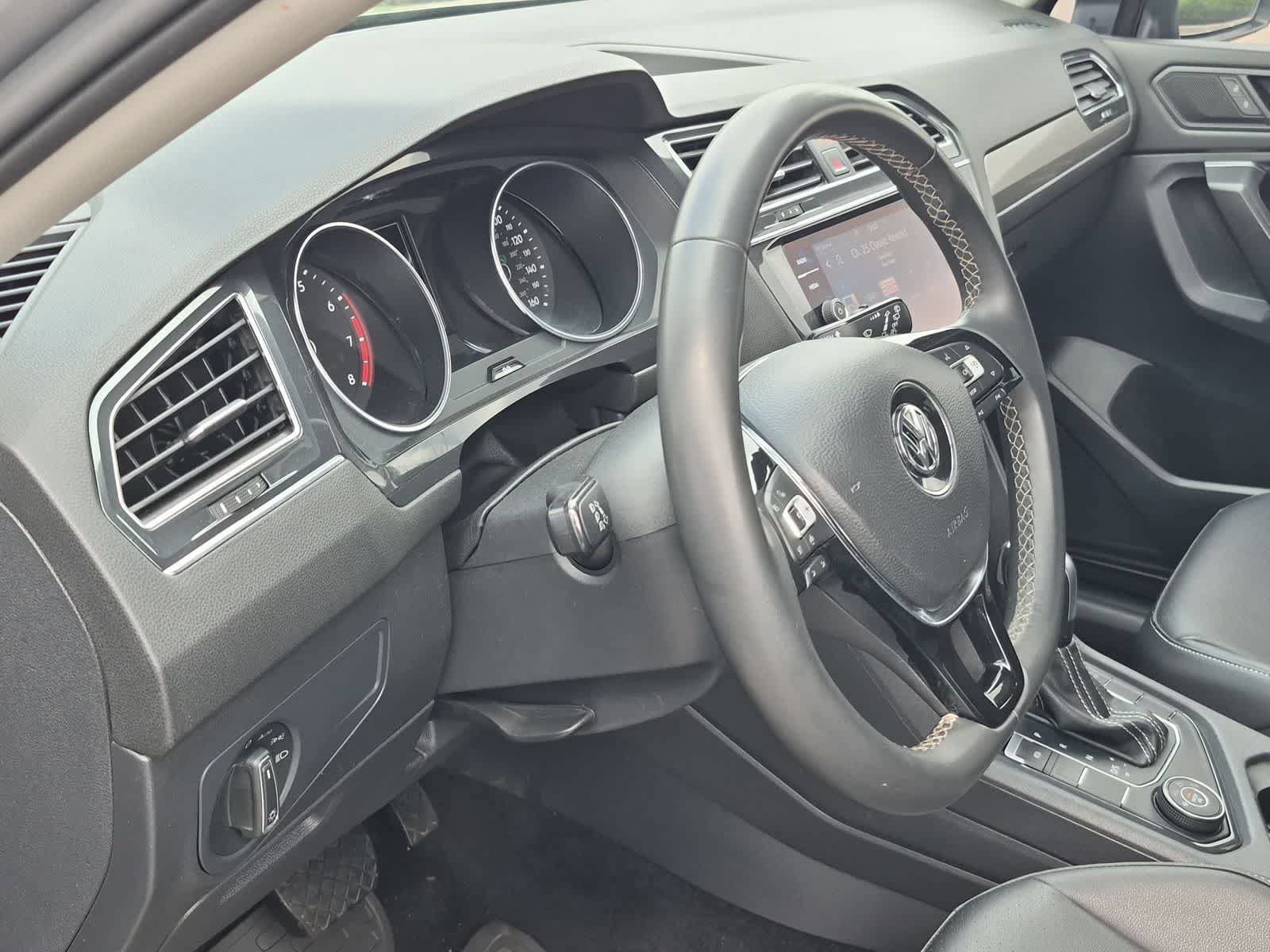 Used 2021 Volkswagen Tiguan SE AWD/4WD image 10