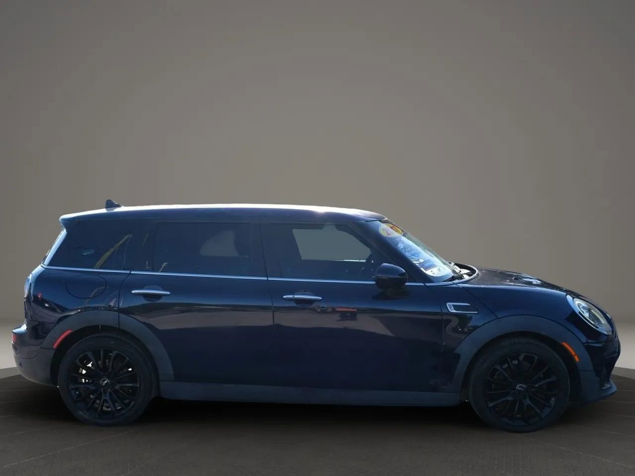 Used 2017 MINI Cooper Clubman image 7