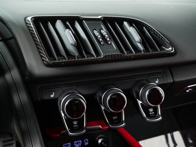 Used 2018 Audi R8 V10 w/ Premium Package image 18