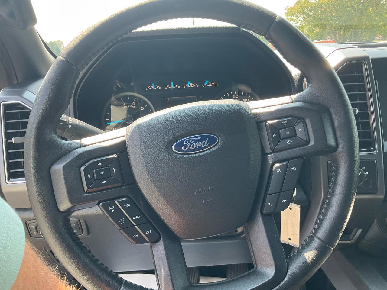 Used 2020 Ford F150 XLT w/ Equipment Group 302A Luxury AWD/4WD image 26