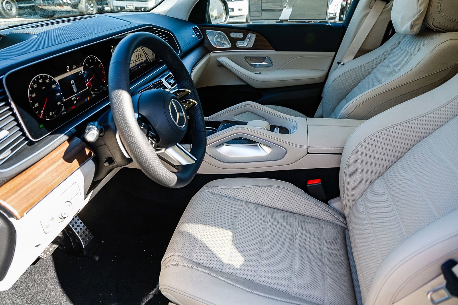 New 2026 Mercedes-Benz GLS 450 4MATIC image 19