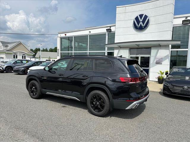 New 2024 Volkswagen Atlas Peak Edition SEL AWD/4WD image 2