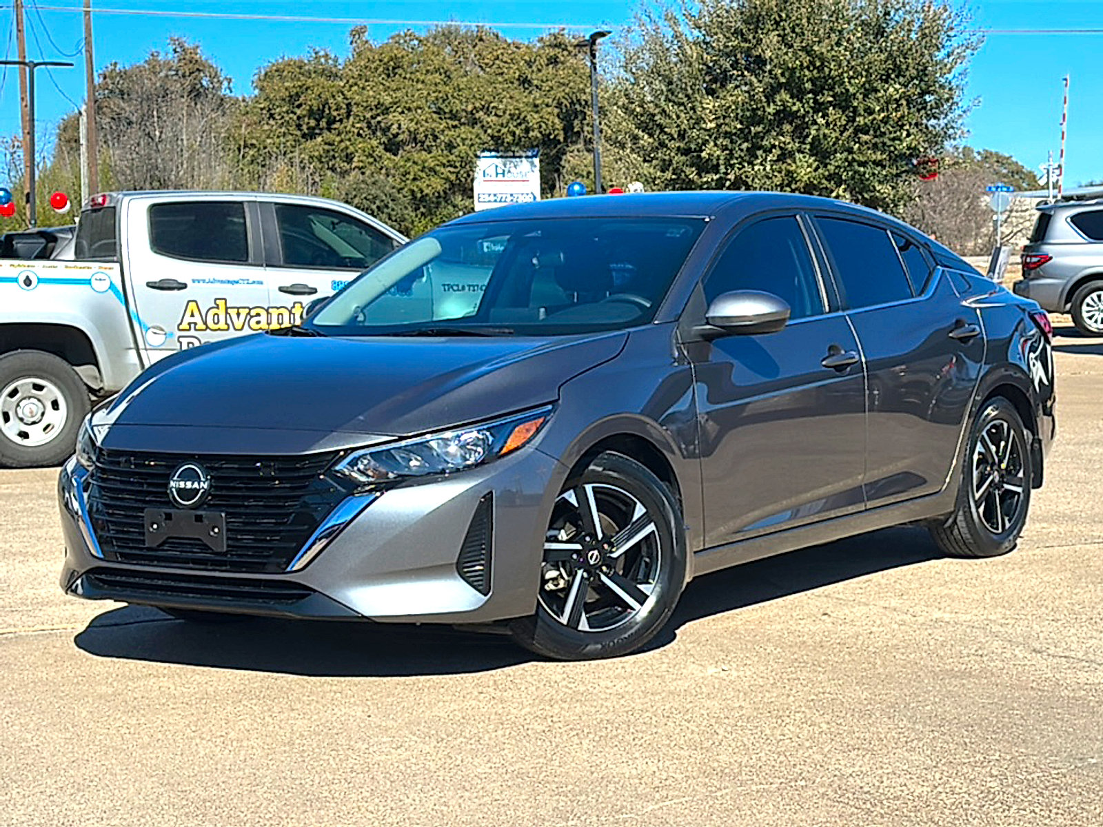 Used 2024 Nissan Sentra SV image 2