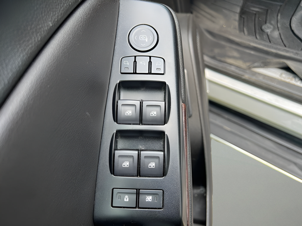 Used 2019 GMC Yukon SLT AWD/4WD image 15