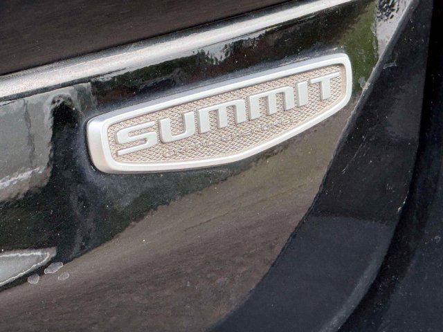 Used 2023 Jeep Grand Cherokee L Summit AWD/4WD image 11