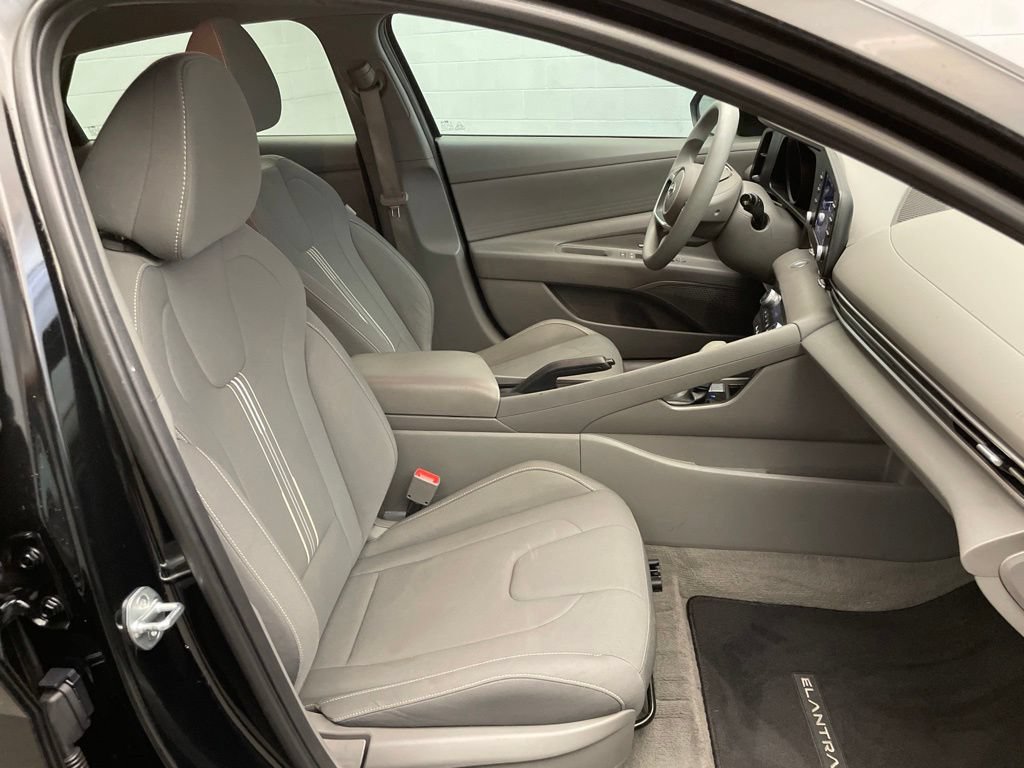 Used 2023 Hyundai Elantra SEL FWD image 23