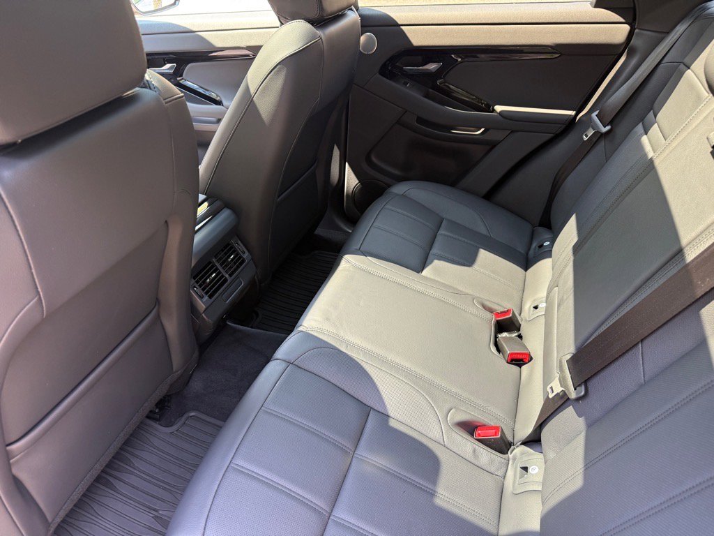 Used 2025 Land Rover Range Rover Evoque Dynamic SE image 19