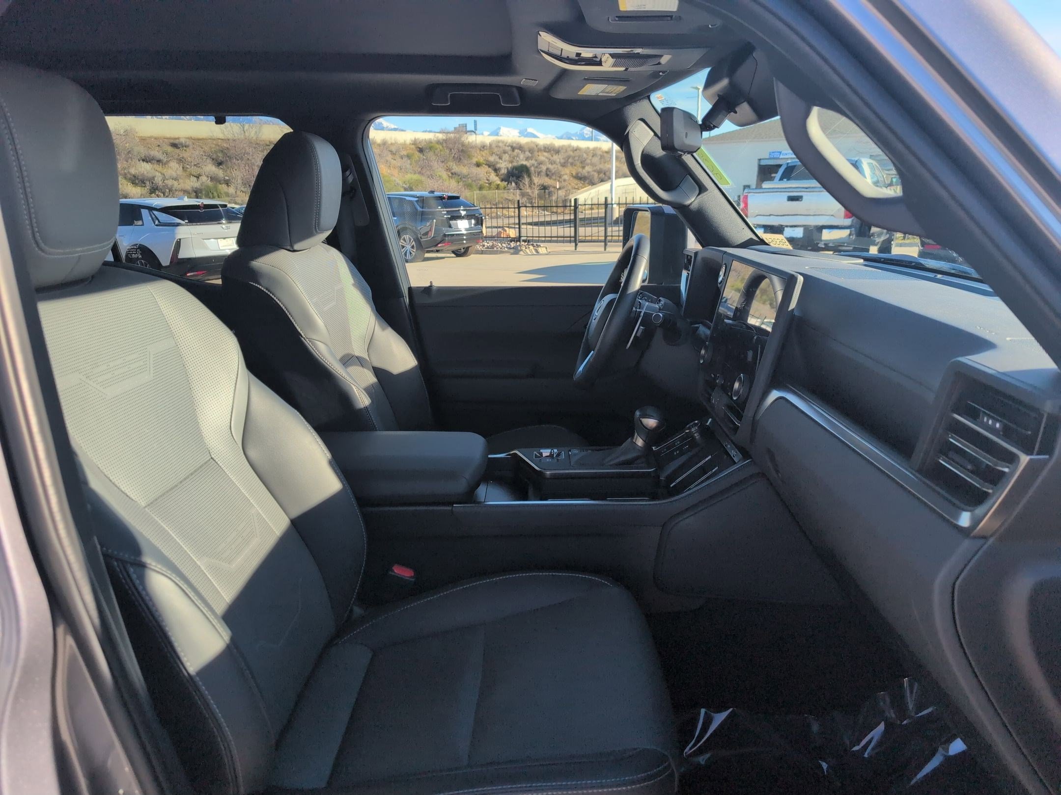 Used 2024 Lexus GX 550 w/ Accessory Package (2T) image 29