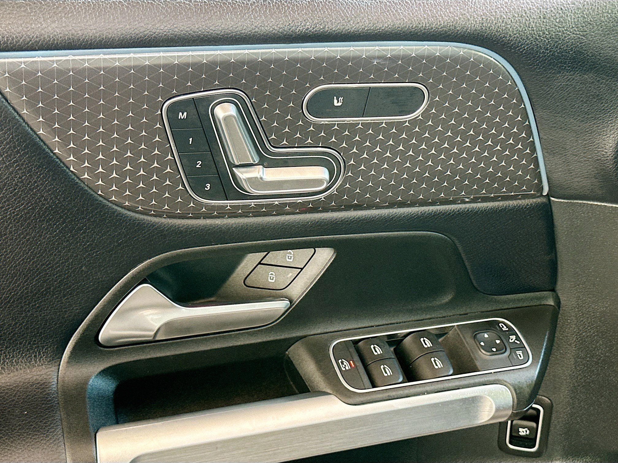 Used 2024 Mercedes-Benz GLB 250 image 18
