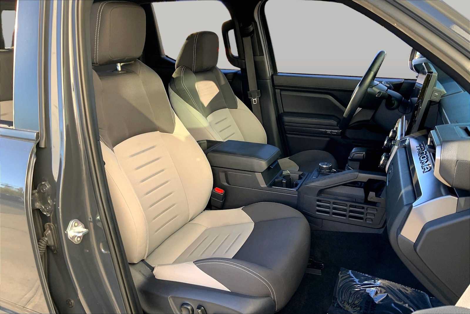 Used 2024 Toyota Tacoma TRD Off-Road w/ TRD Off Road Upgrade Package AWD/4WD image 8