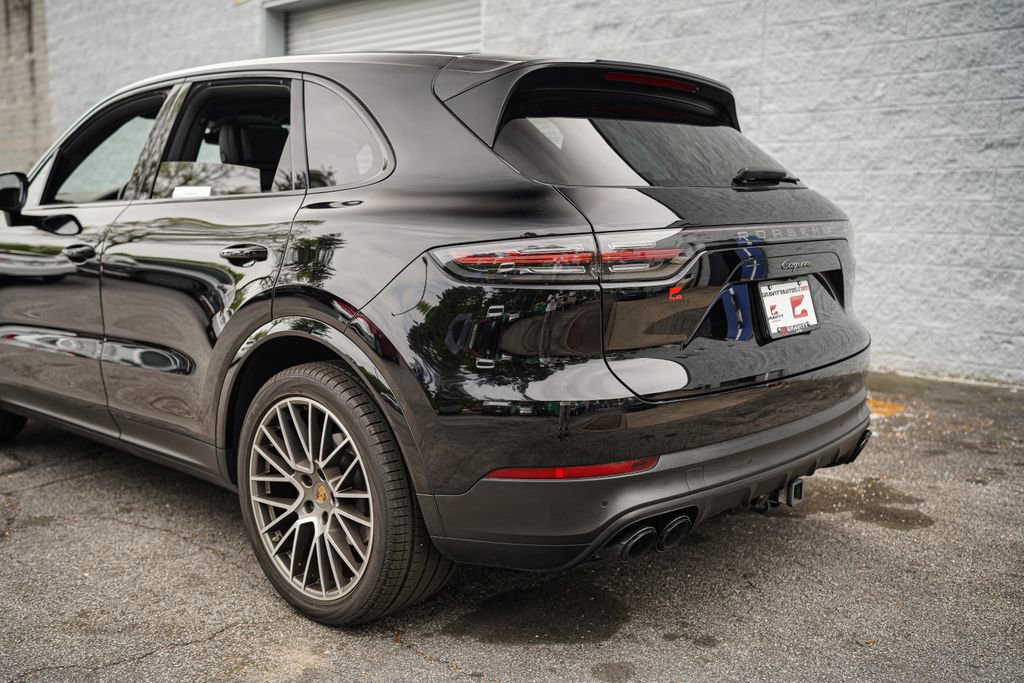 Used 2022 Porsche Cayenne Platinum Edition image 13