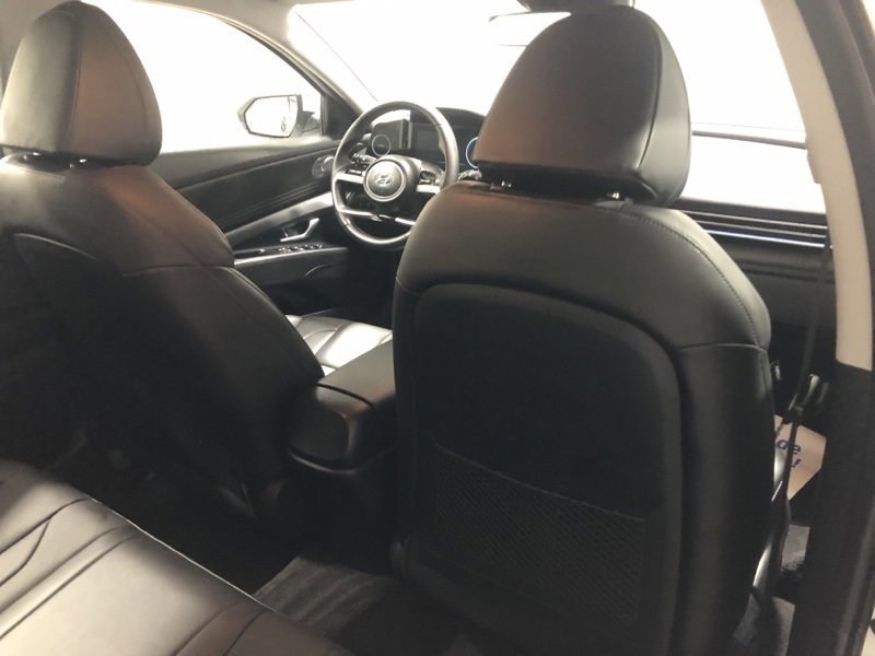 Used 2023 Hyundai Elantra Limited w/ Cargo Package image 11