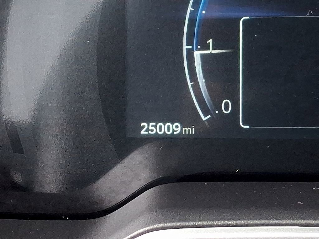 Used 2023 Toyota Corolla Cross XLE image 20