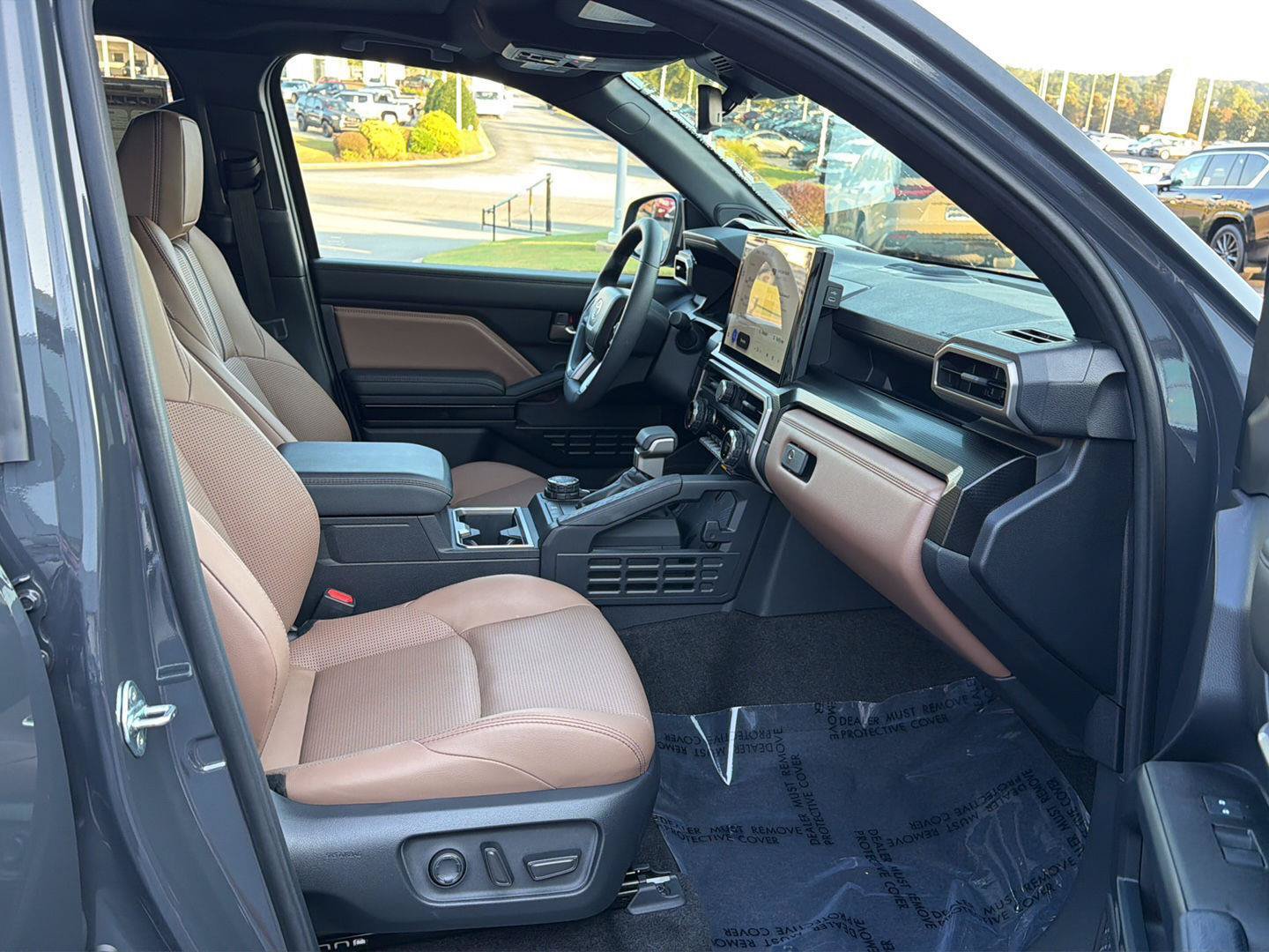 Used 2025 Toyota 4Runner Limited AWD/4WD image 13