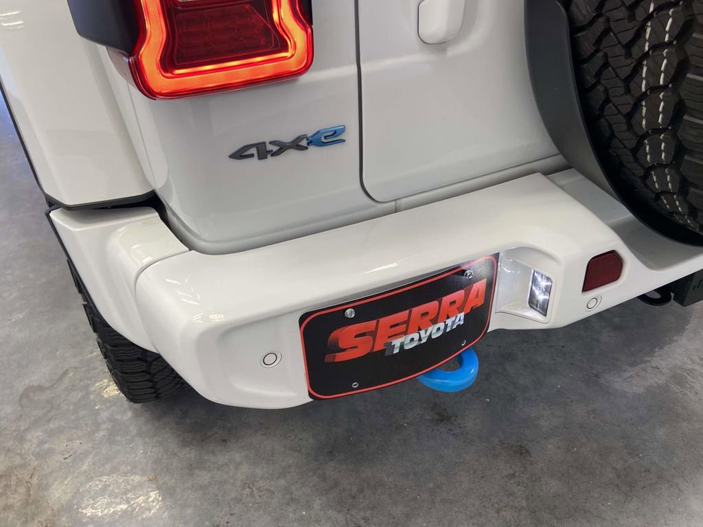 Used 2024 Jeep Wrangler High Altitude AWD/4WD image 13