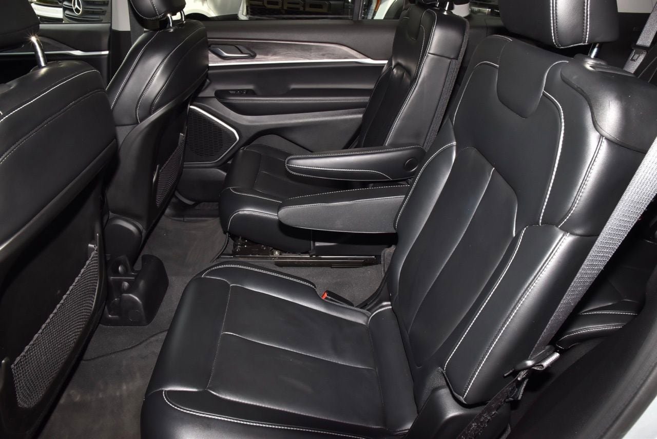 Used 2021 Jeep Grand Cherokee L Limited AWD/4WD image 14