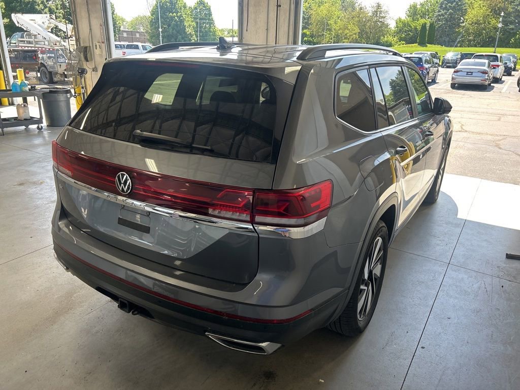 Used 2025 Volkswagen Atlas SE FWD image 7