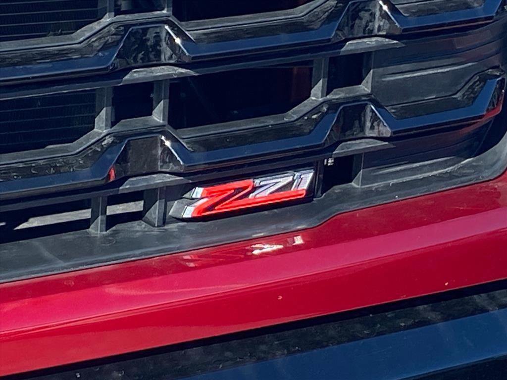 Used 2025 Chevrolet Silverado 1500 LT Trail Boss w/ Convenience Package II image 8