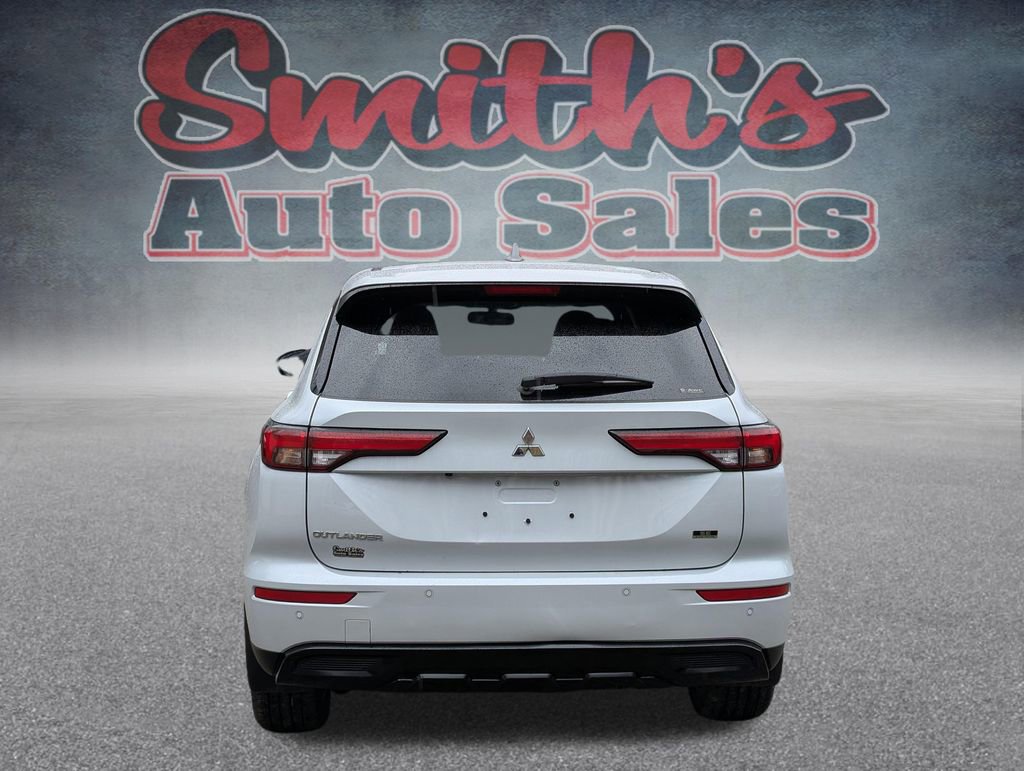 Used 2024 Mitsubishi Outlander SE image 5
