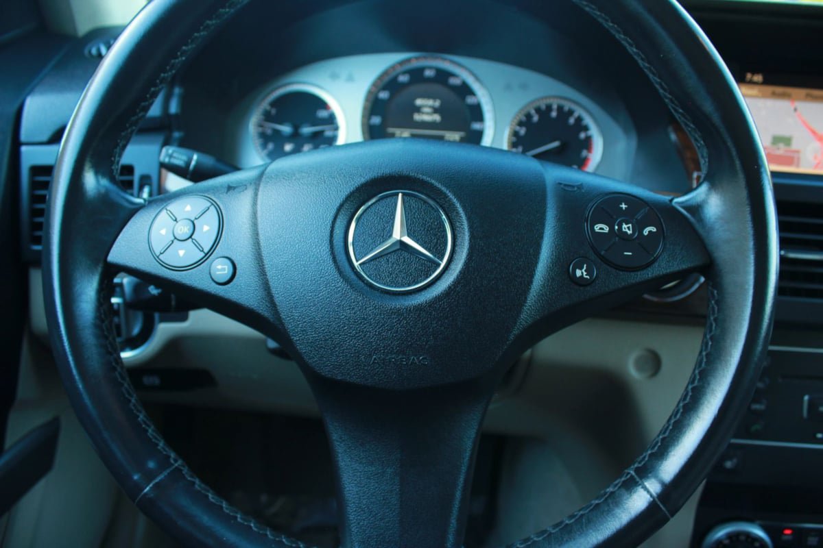 Used 2011 Mercedes-Benz GLK 350 4MATIC image 13