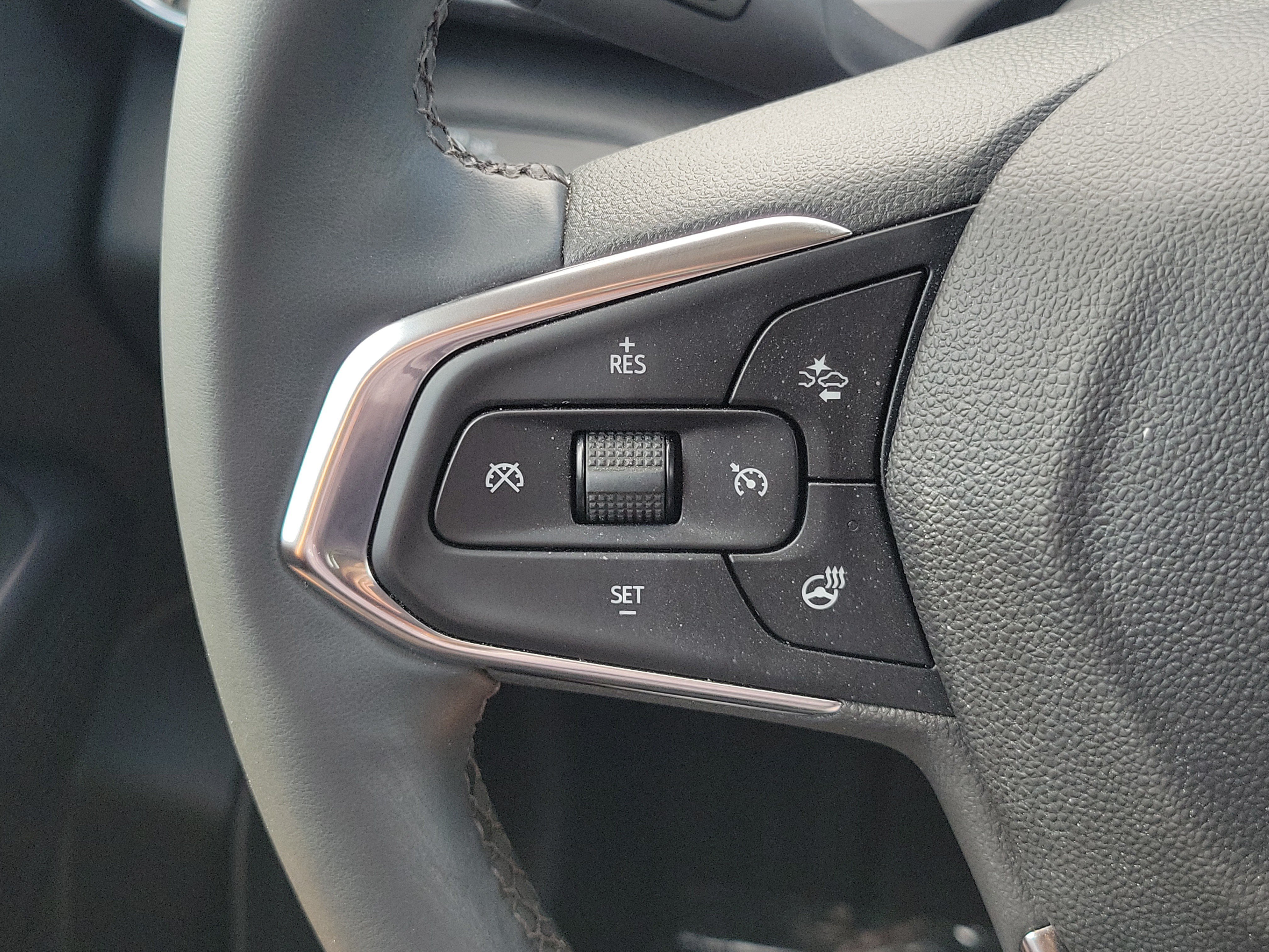 Used 2025 Chevrolet Trax ACTIV w/ Sunroof Package FWD image 26