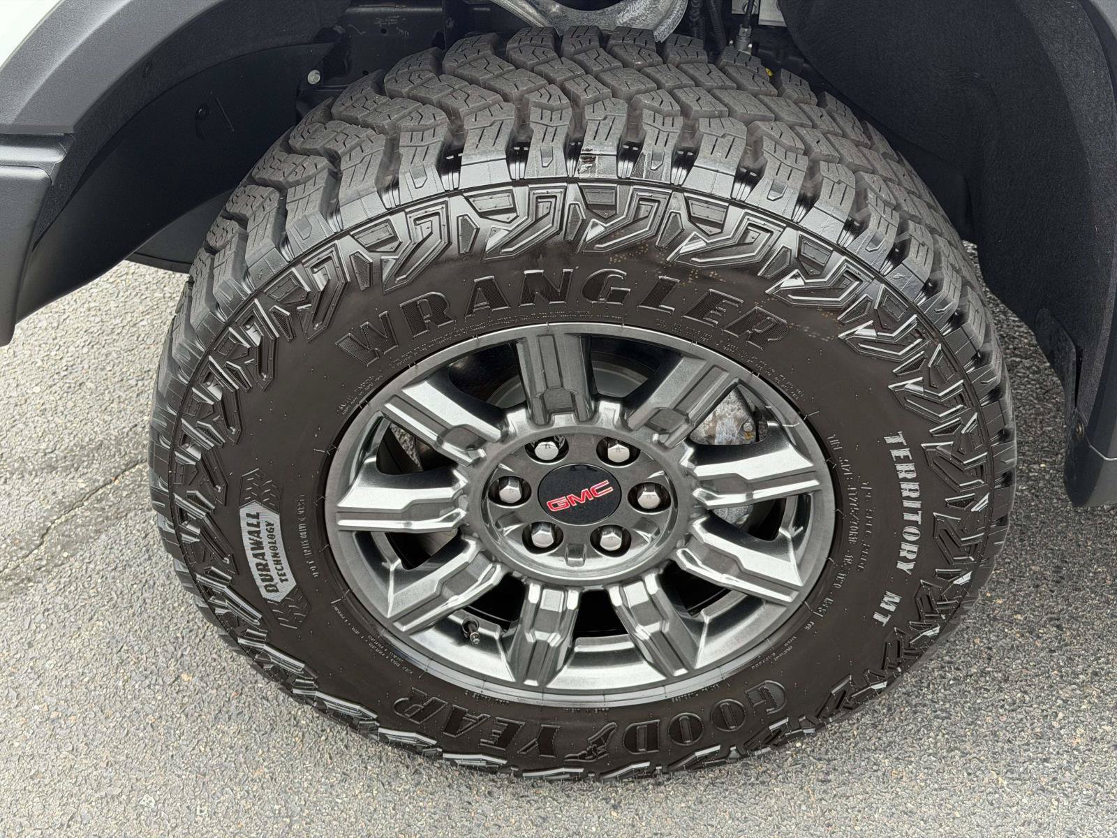 Used 2026 GMC Sierra 1500 AT4X AWD/4WD image 5