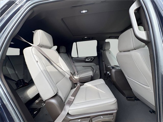 Used 2022 GMC Yukon SLT w/ SLT Luxury Package image 16