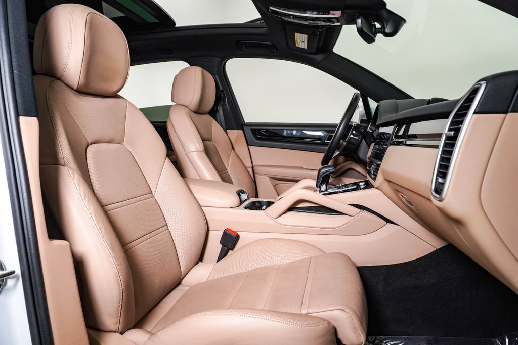 Certified 2023 Porsche Cayenne AWD/4WD image 15