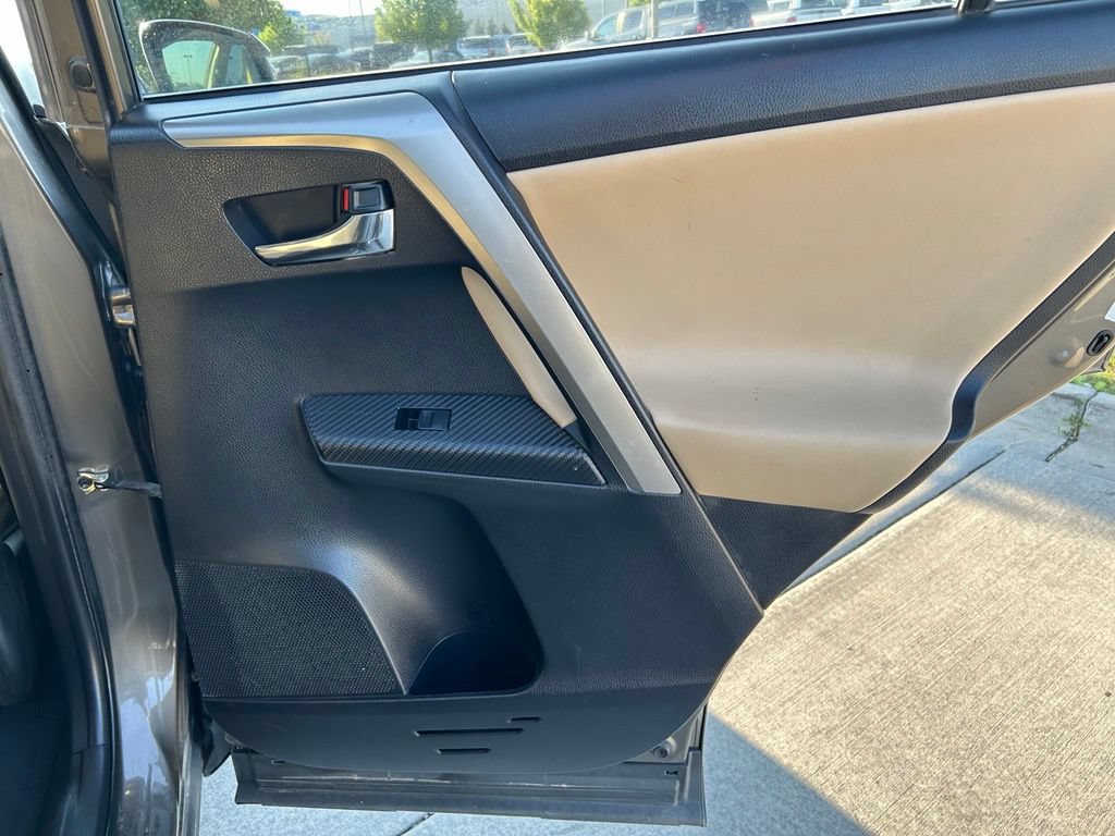 Used 2015 Toyota RAV4 Limited AWD/4WD image 27
