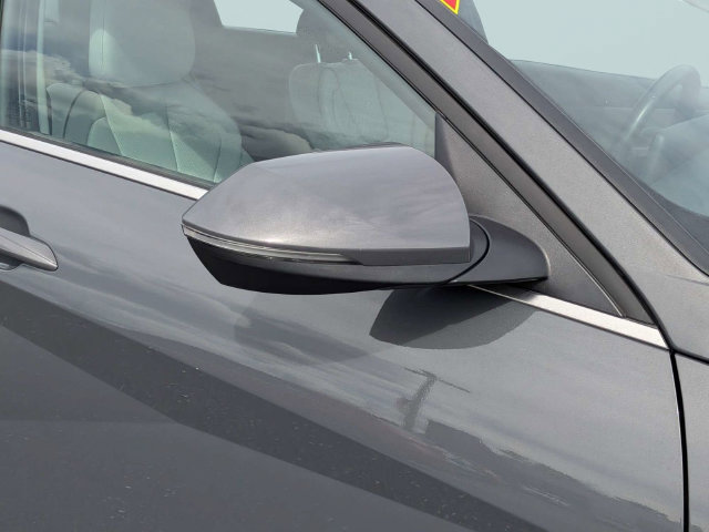 Used 2025 Hyundai Elantra Limited FWD image 11