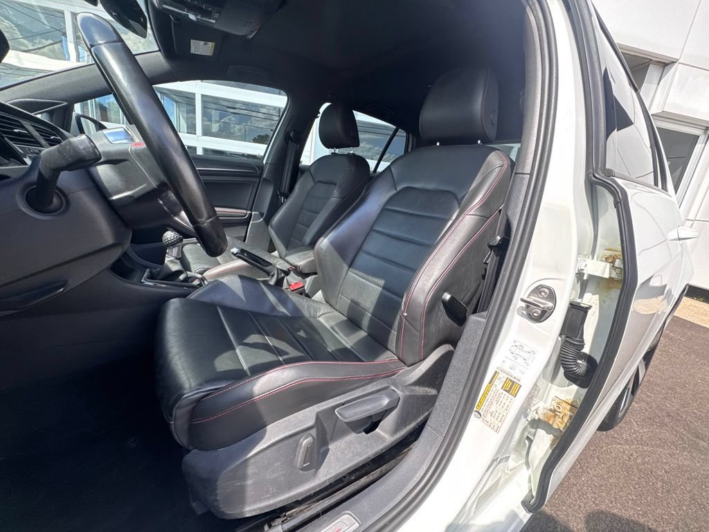 Used 2019 Volkswagen GTI SE FWD image 13