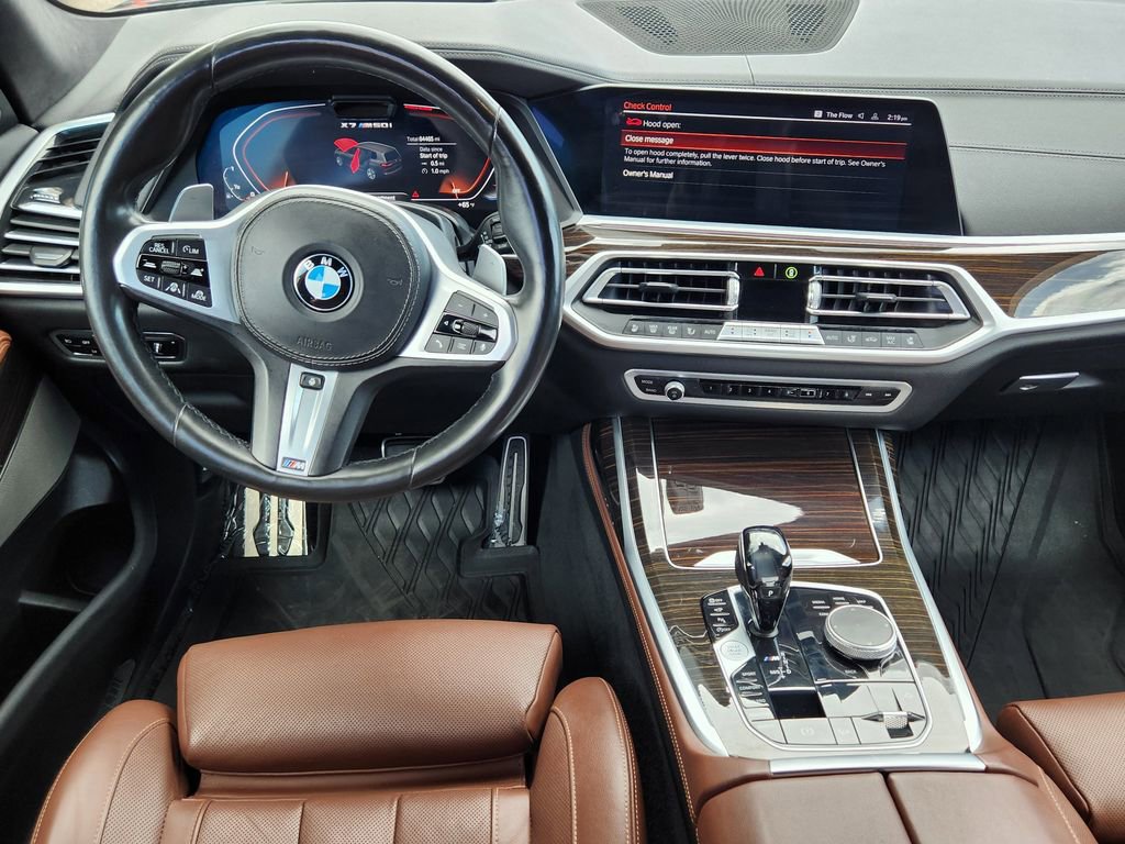 Used 2021 BMW X7 M50i w/ Dynamic Handling Package AWD/4WD image 3
