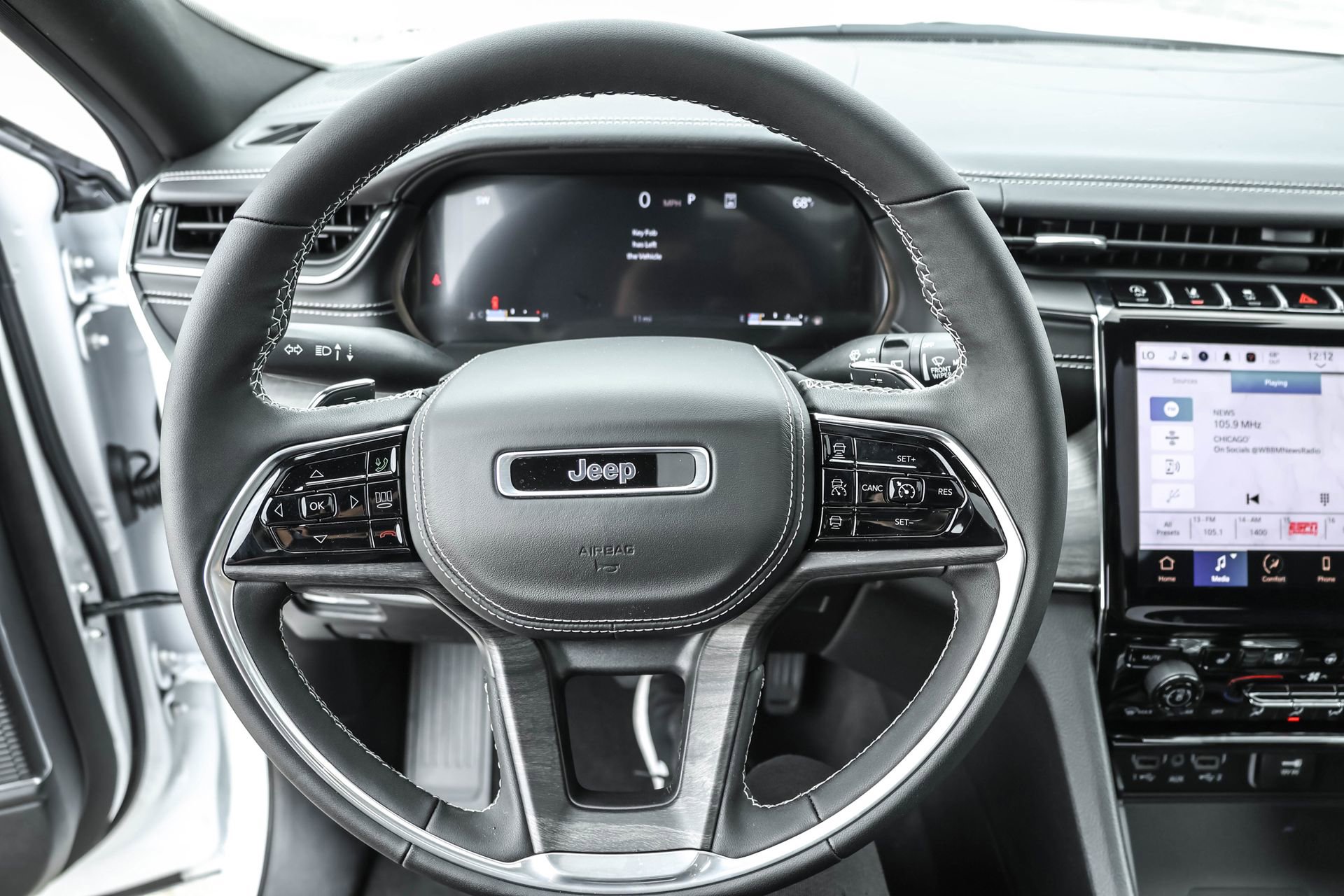 New 2025 Jeep Grand Cherokee Overland w/ Luxury Tech Group IV image 23